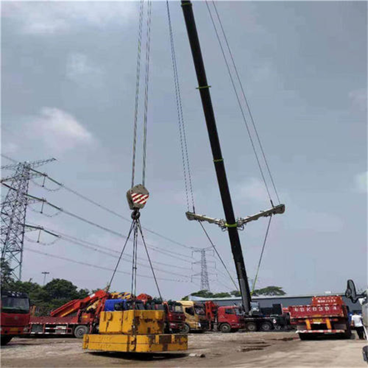 佛罗镇风电设备吊装